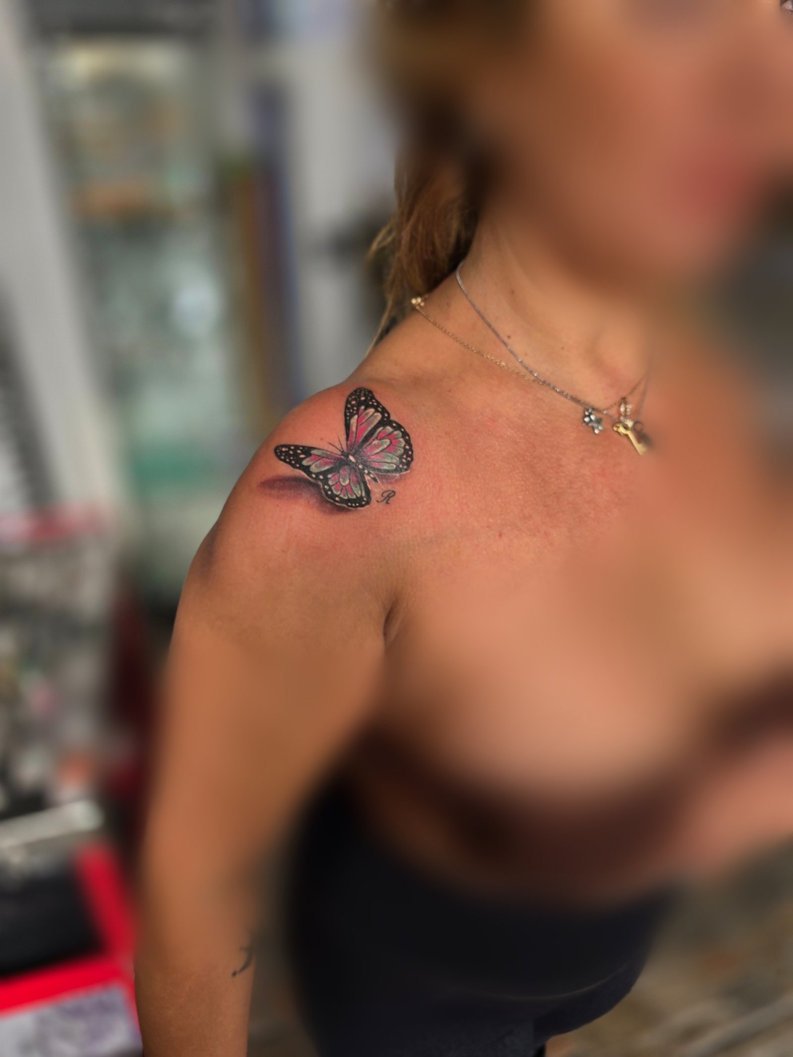 Tatuaggio farfalla realistica